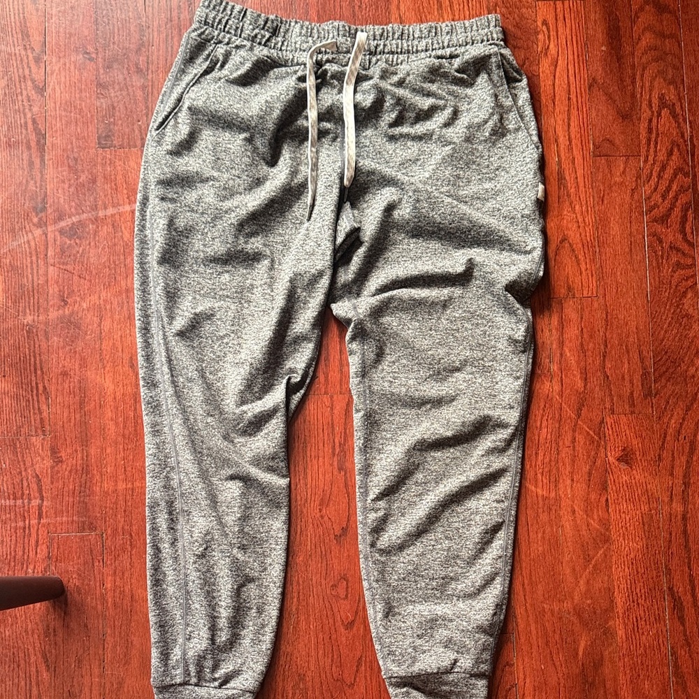 Vuori Heather Gray Everyday Joggers